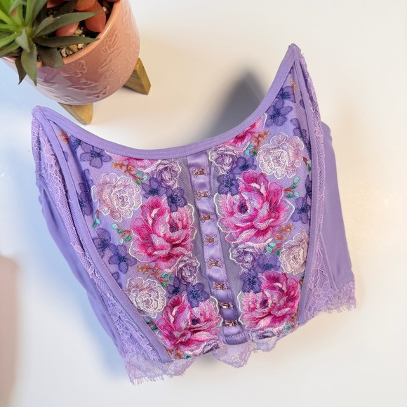 Victoria's Secret Other - Victoria’s Secret Lavender Floral Lace Women's Intimate Bra Corset New